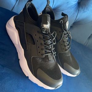 Women’s Nike Huarache Shoes